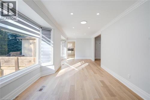 8 Ridgewood Drive, Richmond Hill, ON - Indoor Photo Showing Other Room