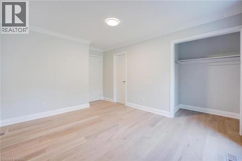 8 Ridgewood Drive, Richmond Hill, ON - Indoor Photo Showing Other Room