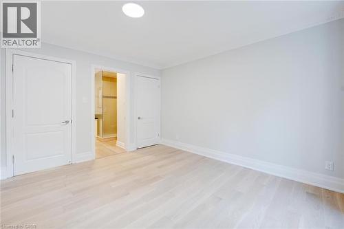 8 Ridgewood Drive, Richmond Hill, ON - Indoor Photo Showing Other Room