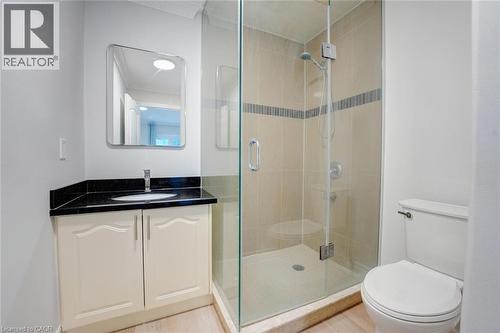 8 Ridgewood Drive, Richmond Hill, ON - Indoor Photo Showing Bathroom