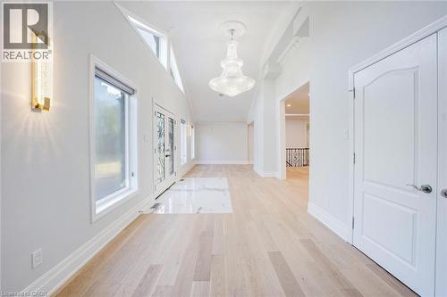 8 Ridgewood Drive, Richmond Hill, ON - Indoor Photo Showing Other Room