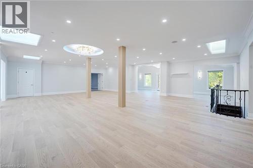 8 Ridgewood Drive, Richmond Hill, ON - Indoor Photo Showing Other Room