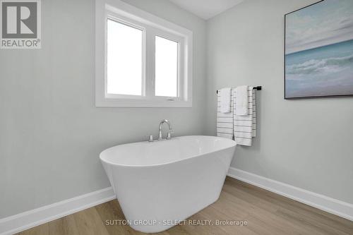 40 Lucas Road, St. Thomas, ON - Indoor Photo Showing Bathroom