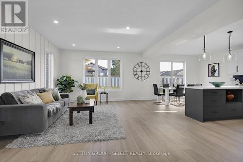 40 Lucas Road, St. Thomas, ON - Indoor Photo Showing Living Room