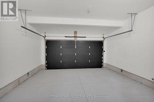 40 Lucas Road, St. Thomas, ON - Indoor Photo Showing Garage