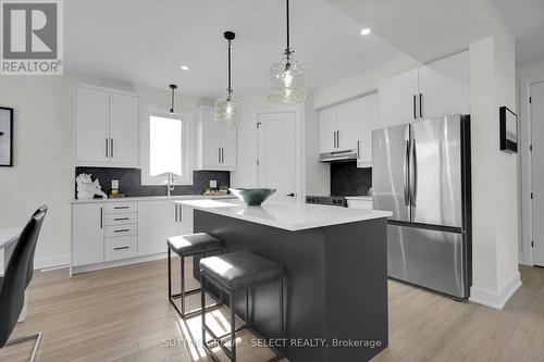 40 Lucas Road, St. Thomas, ON - Indoor Photo Showing Kitchen With Upgraded Kitchen