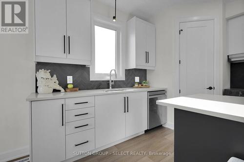 40 Lucas Road, St. Thomas, ON - Indoor Photo Showing Kitchen