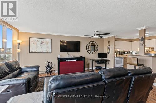 809 - 127 Belmont Drive, London South (South O), ON - Indoor Photo Showing Living Room