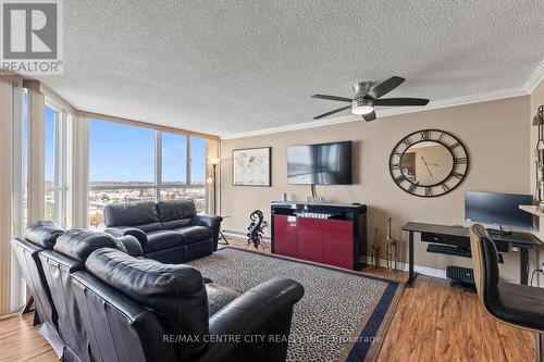 Bright & Spacious Living Area - 809 - 127 Belmont Drive, London South (South O), ON - Indoor Photo Showing Living Room