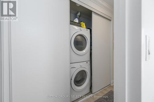 903 - 544 Talbot Street, London East (East F), ON - Indoor Photo Showing Laundry Room