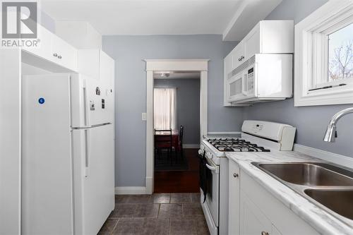 324 Fifth Ave, Sault Ste. Marie, ON - Indoor Photo Showing Kitchen With Double Sink