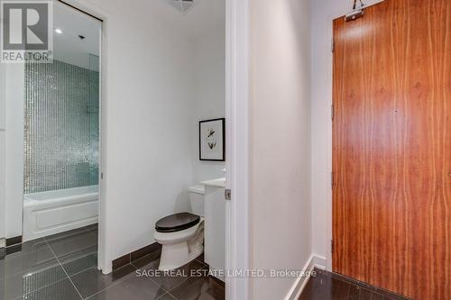 521 - 43 Hanna Avenue, Toronto, ON - Indoor