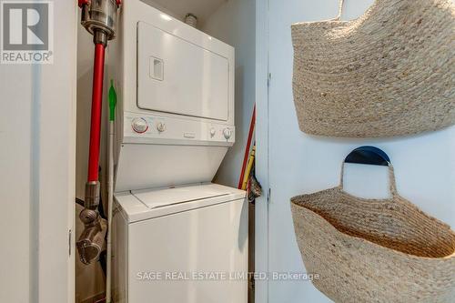 521 - 43 Hanna Avenue, Toronto, ON - Indoor Photo Showing Laundry Room