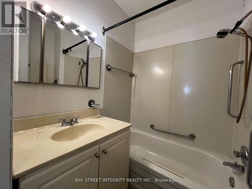 204 Greenfield Avenue, Toronto, ON - Indoor Photo Showing Bathroom