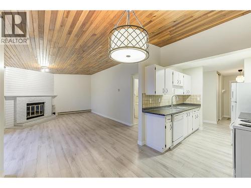 240 McIntosh Road Unit# 209  Kelowna, BC V1X 2C4