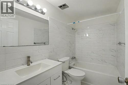 25 Upper Canada Drive Unit# 17, Kitchener, ON - Indoor Photo Showing Bathroom