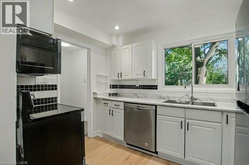 25 Upper Canada Drive Unit# 17, Kitchener, ON - Indoor Photo Showing Kitchen With Double Sink