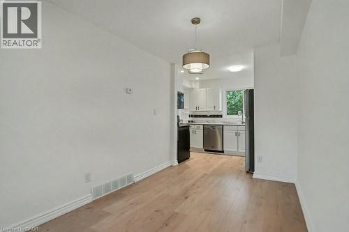 25 Upper Canada Drive Unit# 17, Kitchener, ON - Indoor Photo Showing Kitchen
