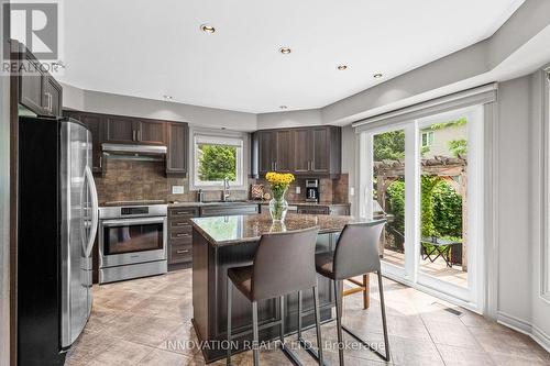 149 Springcreek Crescent, Ottawa, ON - Indoor Photo Showing Kitchen With Upgraded Kitchen