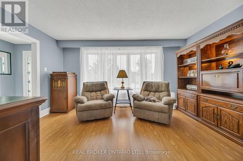 2 Edelwild Drive, Orangeville, ON - Indoor Photo Showing Living Room