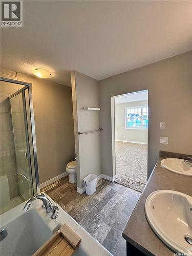 255 Eaton Crescent, Saskatoon, SK - Indoor Photo Showing Bathroom