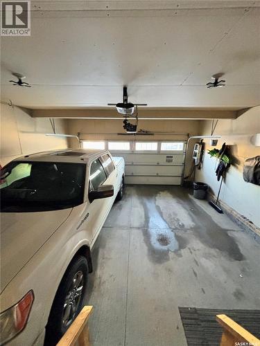 255 Eaton Crescent, Saskatoon, SK - Indoor Photo Showing Garage