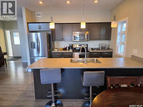 255 Eaton Crescent, Saskatoon, SK - Indoor Photo Showing Kitchen With Double Sink With Upgraded Kitchen