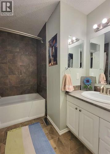 8101 Mission Heights Drive, Grande Prairie, AB - Indoor Photo Showing Bathroom