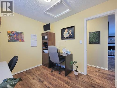 8101 Mission Heights Drive, Grande Prairie, AB - Indoor Photo Showing Office