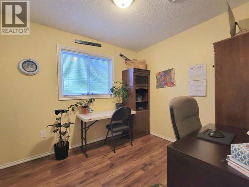 8101 Mission Heights Drive, Grande Prairie, AB - Indoor Photo Showing Office