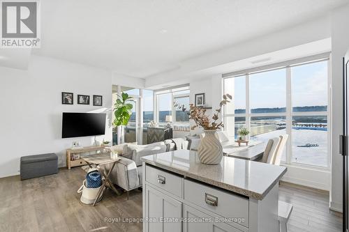 801 - 550 North Service Road, Grimsby, ON - Indoor Photo Showing Living Room