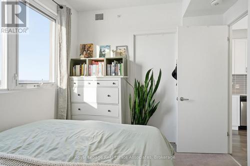 801 - 550 North Service Road, Grimsby, ON - Indoor Photo Showing Bedroom