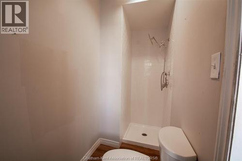 31 Adelaide Street North, Chatham, ON - Indoor Photo Showing Bathroom