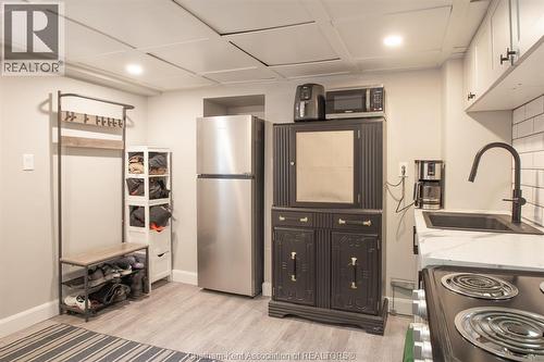 31 Adelaide Street North, Chatham, ON - Indoor Photo Showing Kitchen