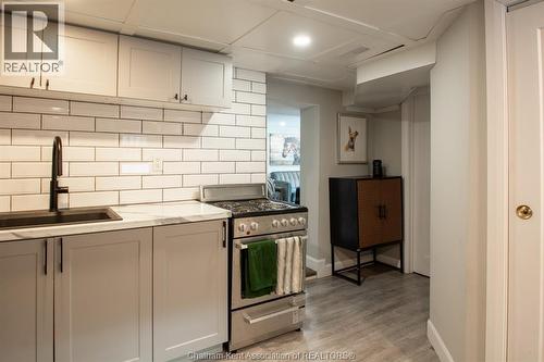 31 Adelaide Street North, Chatham, ON - Indoor Photo Showing Kitchen