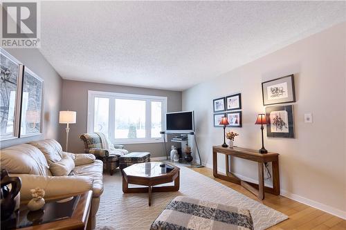 1225 Drummond, Sudbury, ON - Indoor Photo Showing Living Room