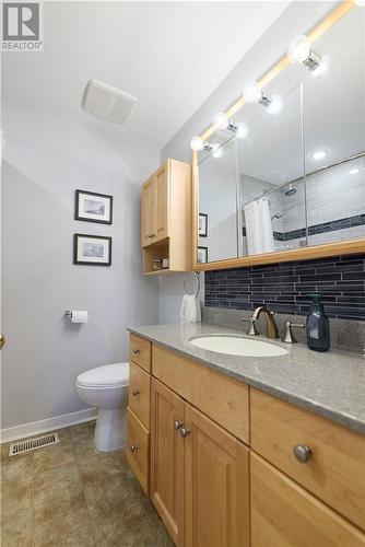 1225 Drummond, Sudbury, ON - Indoor Photo Showing Bathroom