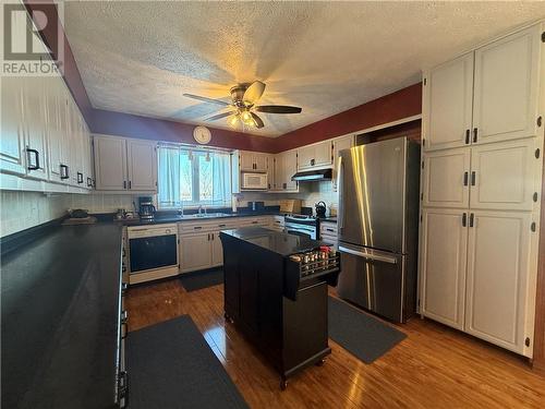 162 15Th Sideroad E, Tehkummah, Manitoulin Island, ON - Indoor Photo Showing Kitchen