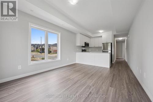 34 - 10 South Creek Drive, Kitchener, ON - Indoor Photo Showing Kitchen