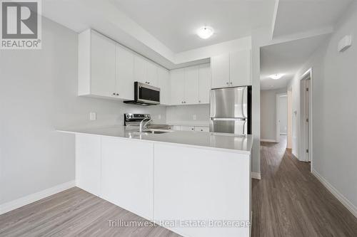 34 - 10 South Creek Drive, Kitchener, ON - Indoor Photo Showing Kitchen With Double Sink