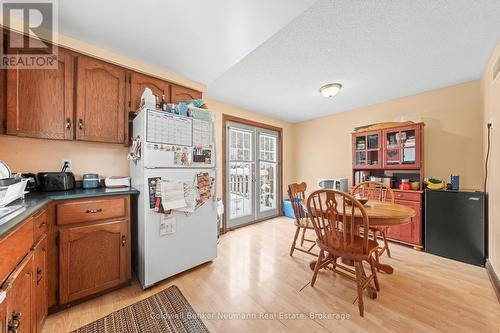 324 Cole Road, Guelph (Kortright West), ON - Indoor Photo Showing Kitchen