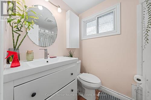 324 Cole Road, Guelph (Kortright West), ON - Indoor Photo Showing Bathroom