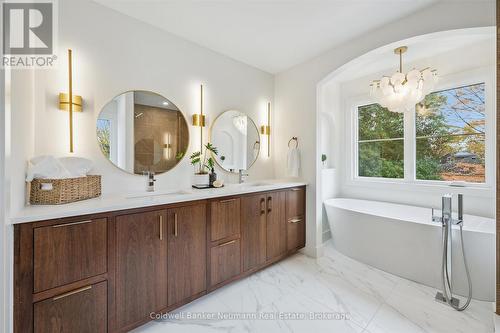 126 Oxford Street, Guelph (Downtown), ON - Indoor Photo Showing Bathroom