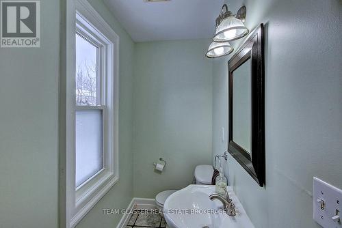 173 Maple Street, West Elgin (West Lorne), ON - Indoor Photo Showing Bathroom