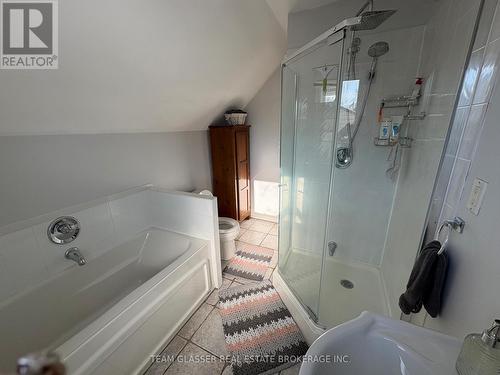 173 Maple Street, West Elgin (West Lorne), ON - Indoor Photo Showing Bathroom