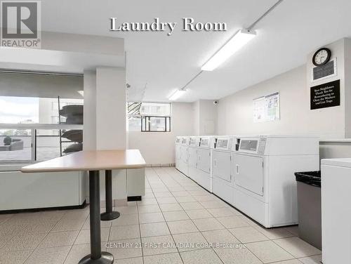 2405 - 389 Dundas Street, London East (East K), ON - Indoor Photo Showing Laundry Room