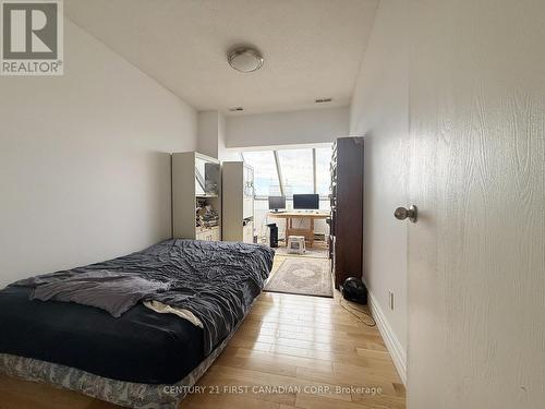 2405 - 389 Dundas Street, London East (East K), ON - Indoor Photo Showing Bedroom