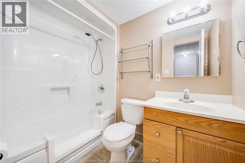 6502 Thornberry, Windsor, ON - Indoor Photo Showing Bathroom