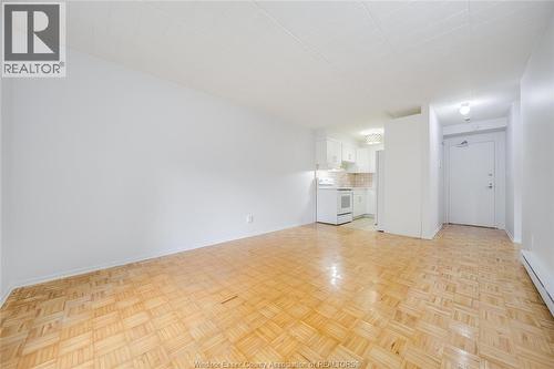 6502 Thornberry, Windsor, ON - Indoor Photo Showing Other Room