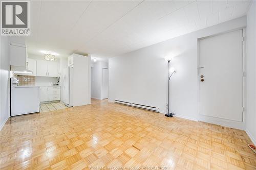 6502 Thornberry, Windsor, ON - Indoor Photo Showing Kitchen